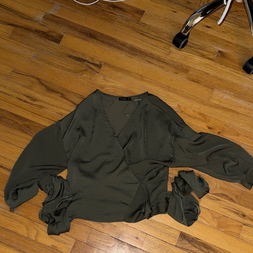Green silky wrap long sleeve lose